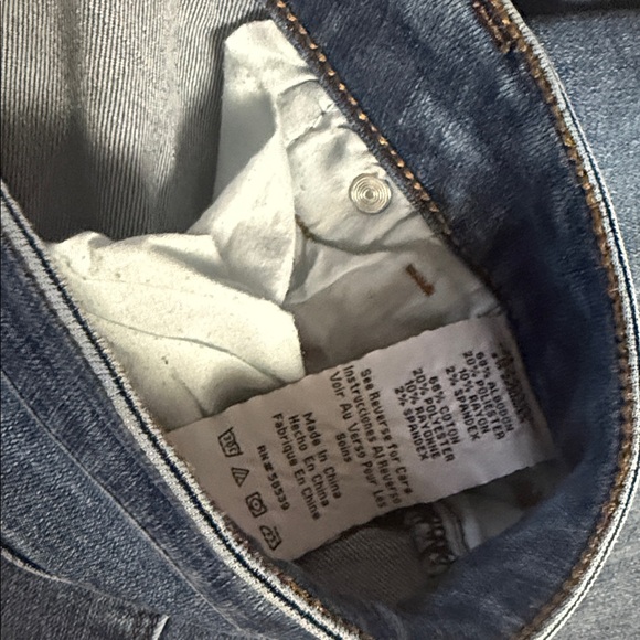 STS Blue Mid-Wash Denim Jeans🐶 - Picture 3 of 10